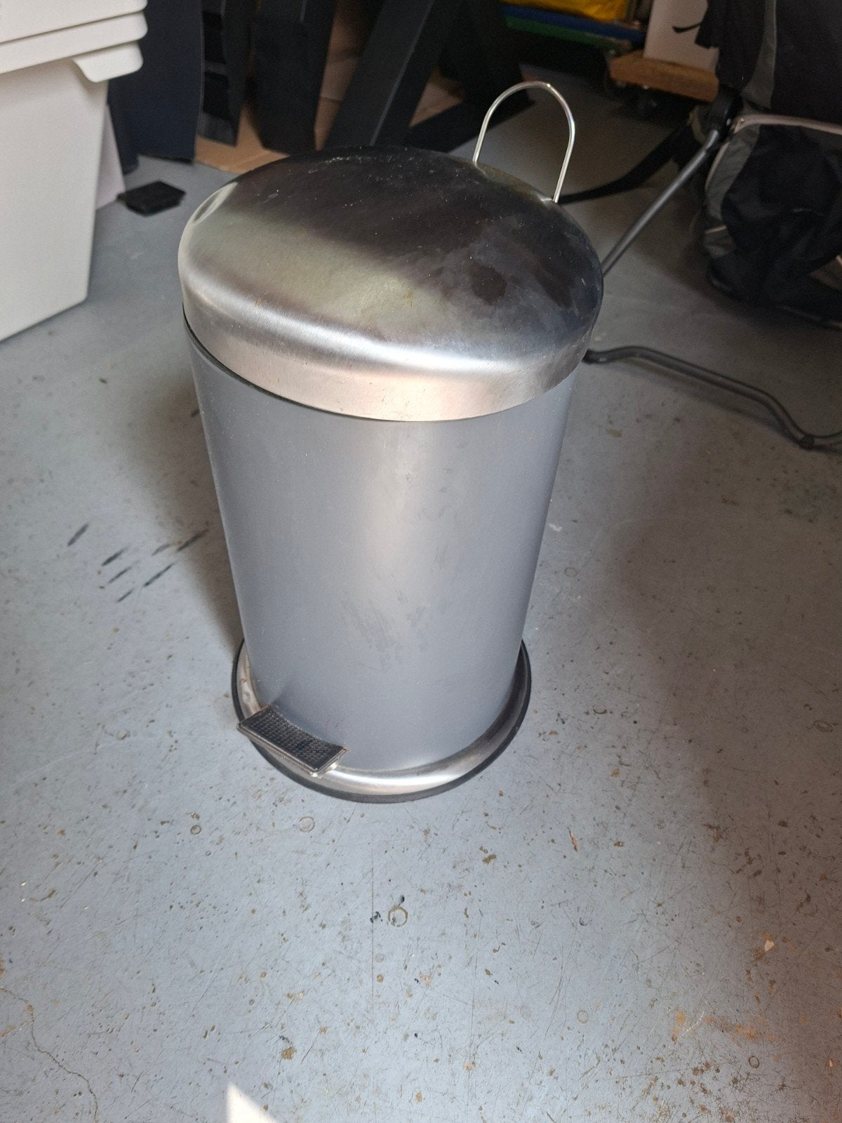IKEA HJÄLMA Pedaalemmer - Grijs/RVS, Ophalen, 50 – 75, Gebruikt, Met pedaal