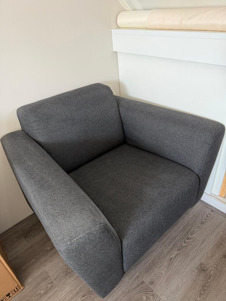 Fauteuil antraciet zweef model!, Eenpersoons, 75 tot 100 cm, Ophalen of Verzenden, Zo goed als nieuw