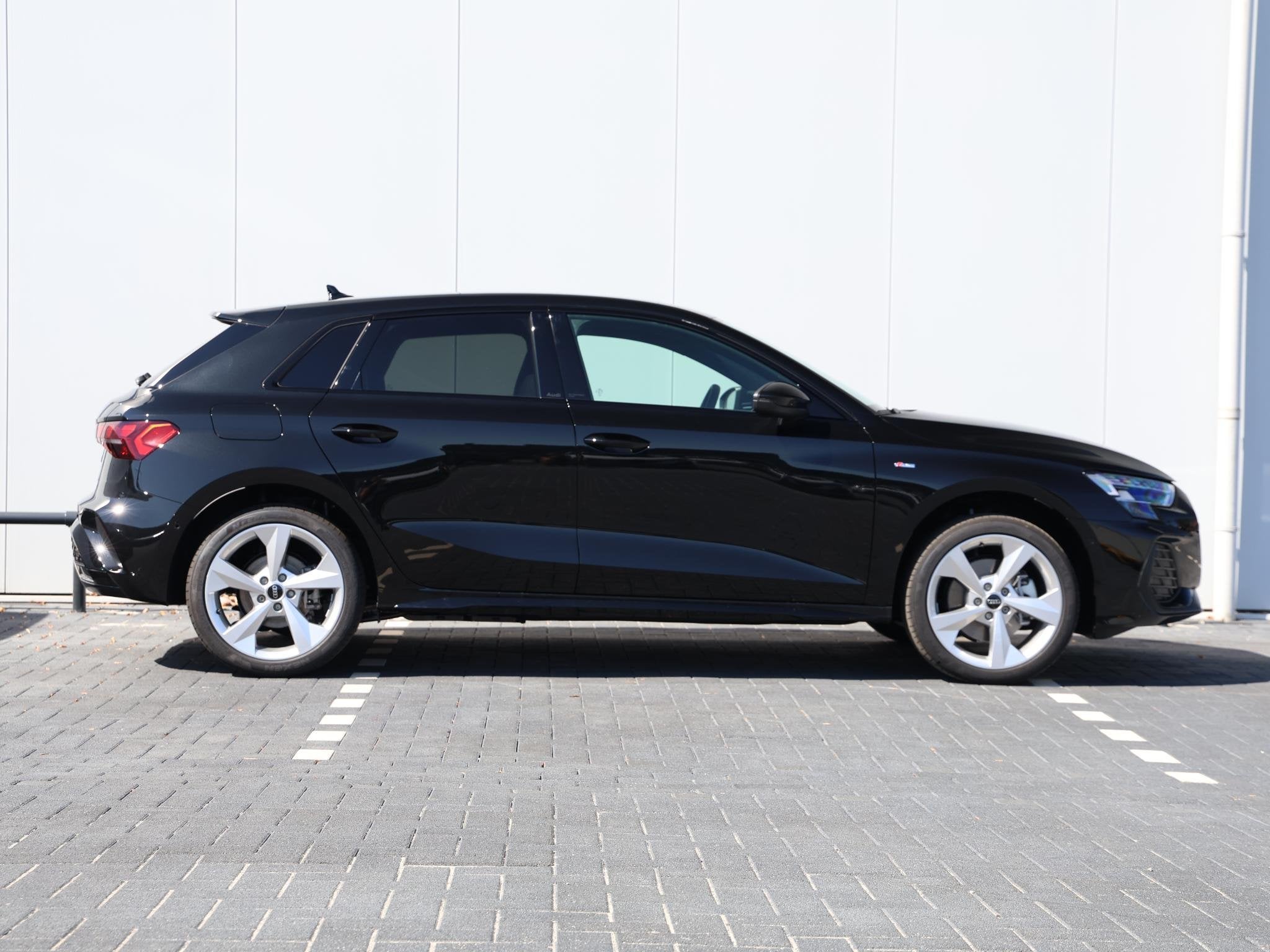 Audi A3 Sportback S edition 40 TFSI e 150 kW / 204 PK | Came, Auto's, 1498 cc, 4 cilinders, 150 pk, Leder en Stof