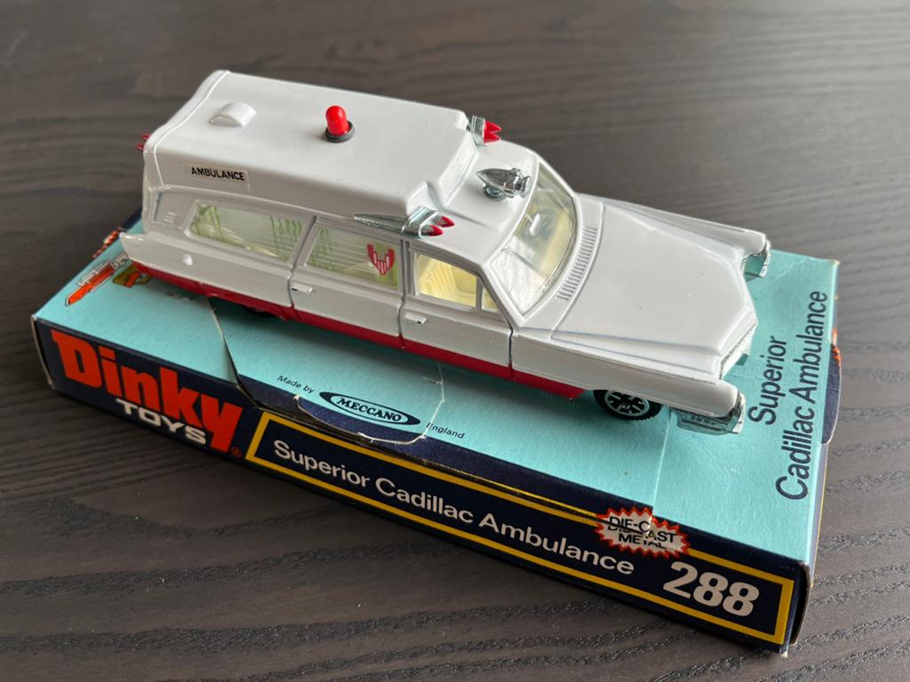Dinky Toys ambulance nr.288, Ophalen of Verzenden, Zo goed als nieuw