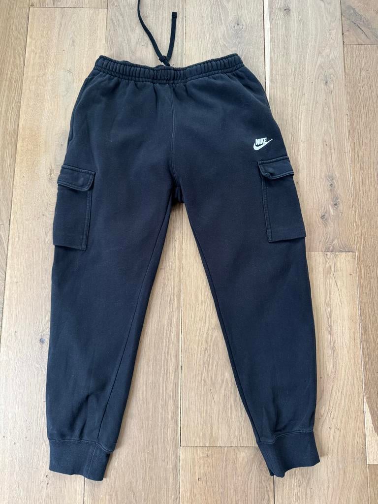 Nike Cargo Joggingbroek Zwart Maat M, Kleding | Heren, Ophalen of Verzenden, Gedragen, Zwart, Overige jeansmaten