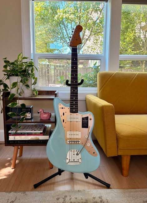 Fender Vintera Jazzmaster en Fender Telecaster SH met hoes, Ophalen, Zo goed als nieuw, Solid body, Fender