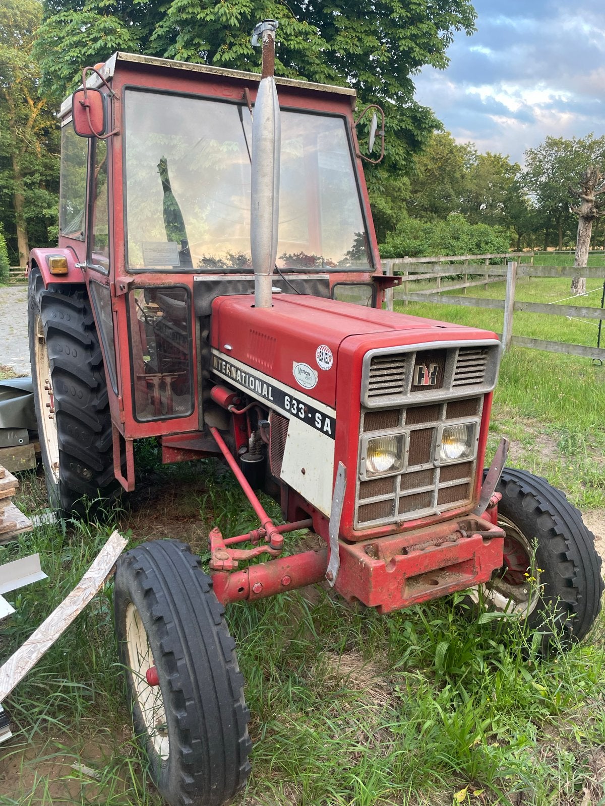 International 633-SA Tractor evt met toebehoren, Ophalen, Gebruikt, Case IH, Tot 80 Pk