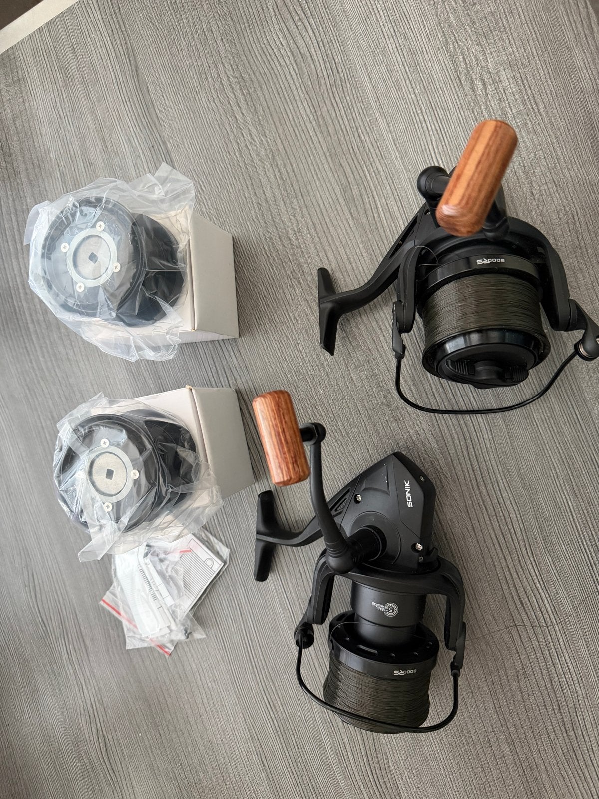 2x karper molen sonik 8000 RS, Watersport en Boten, Hengelsport | Algemeen, Ophalen, Zo goed als nieuw, Molen