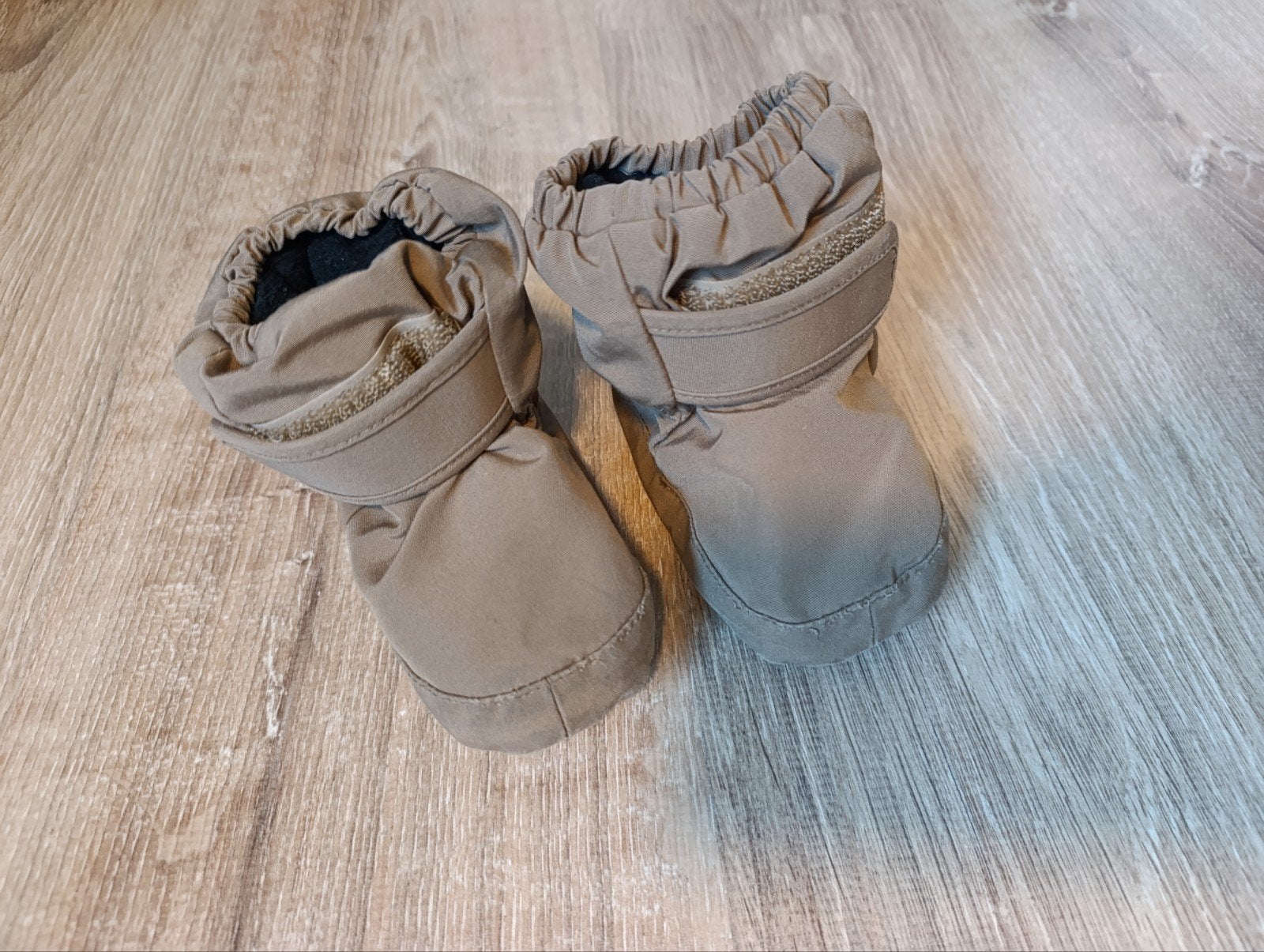 Liewood babyslofjes/laarsjes - Warm en comfortabel, Slofjes, Jongetje of Meisje, Ophalen of Verzenden, Zo goed als nieuw