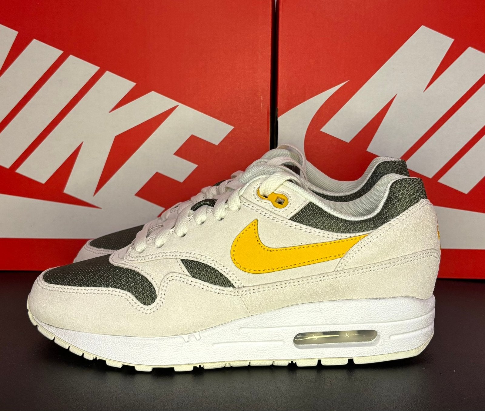 Nike Air Max 1 ID/NBY Olive Yellow mt. 37,5, Ophalen of Verzenden, Nieuw, Geel, Sneakers of Gympen