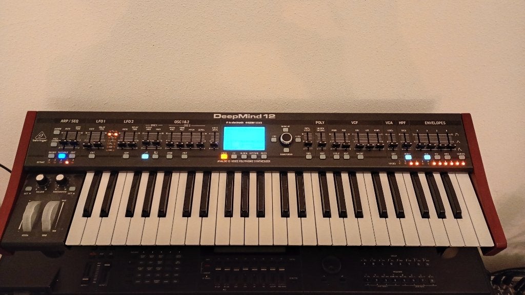 Behringher deepmind 12, Muziek en Instrumenten, Ophalen of Verzenden, Zo goed als nieuw, 49 toetsen, Overige merken