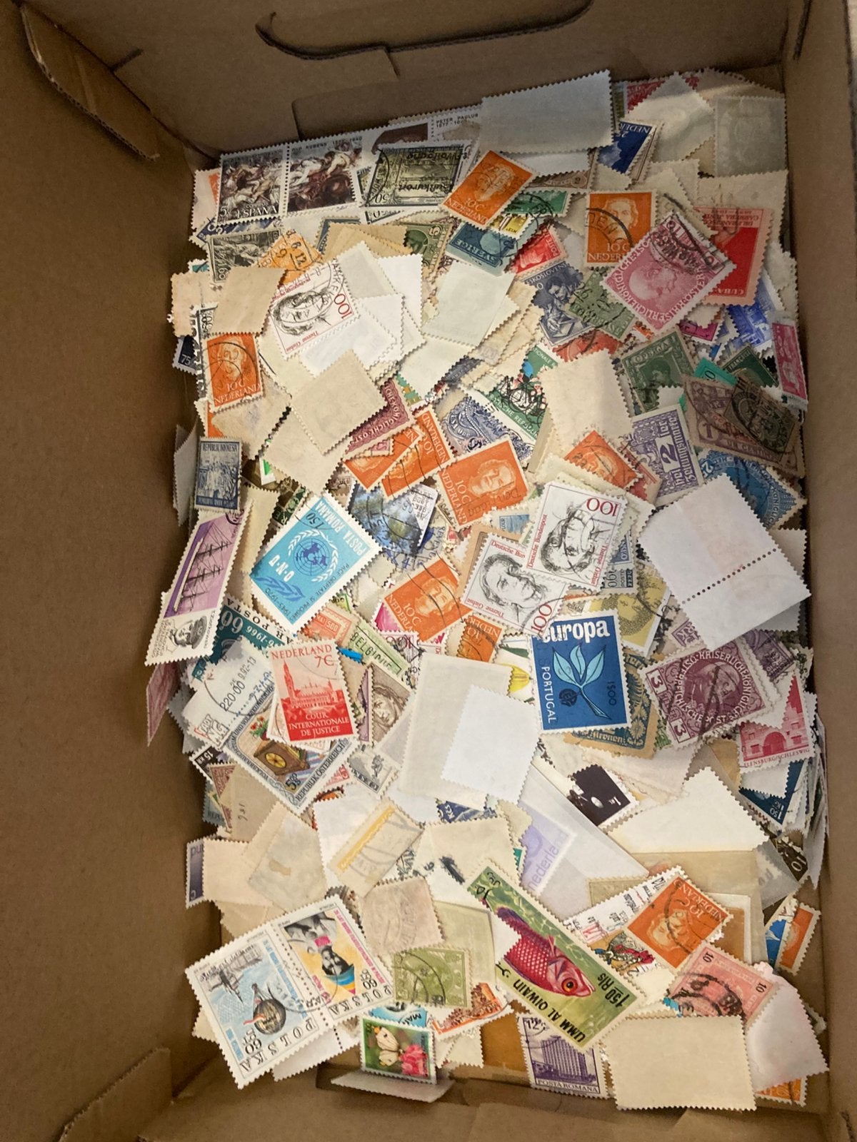 # 3 Doos postzegels vnl afgeweekt 1,6 kilo kg, Postzegels en Munten, Postzegels | Volle albums en Verzamelingen, Ophalen of Verzenden