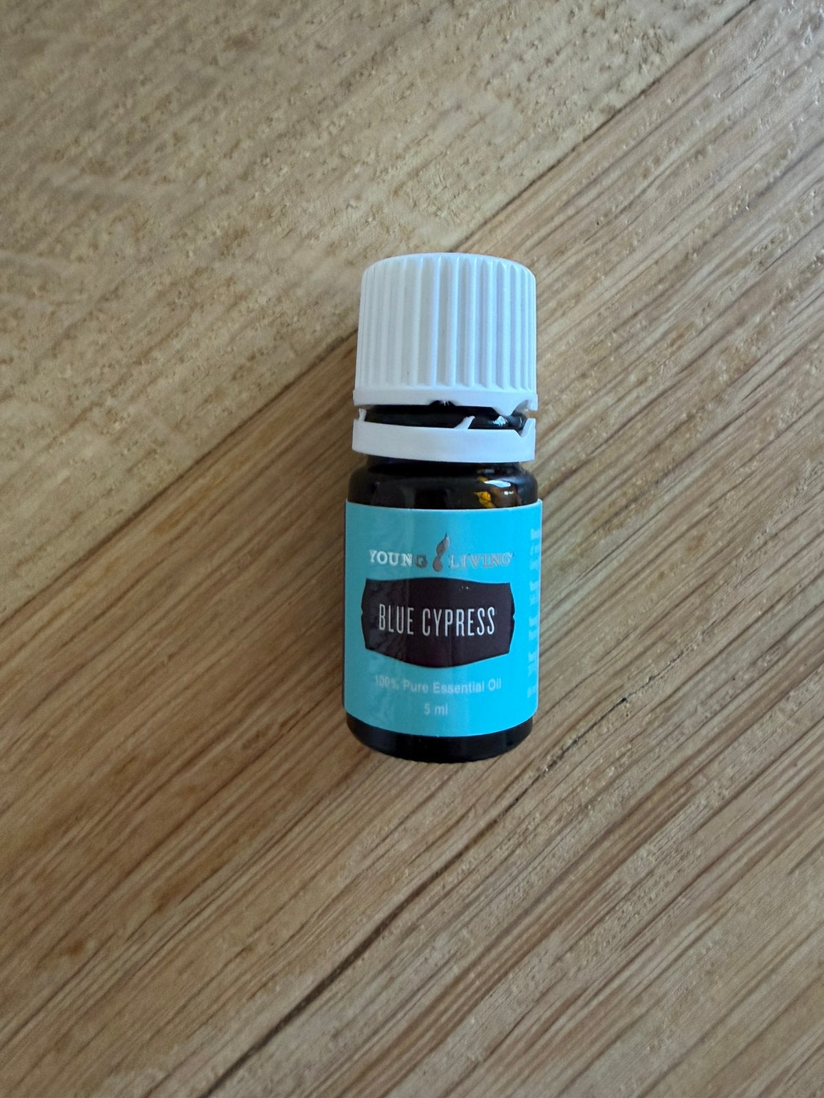 Young Living Blue Cypress 5 ml, Ophalen of Verzenden, Zo goed als nieuw, Aroma