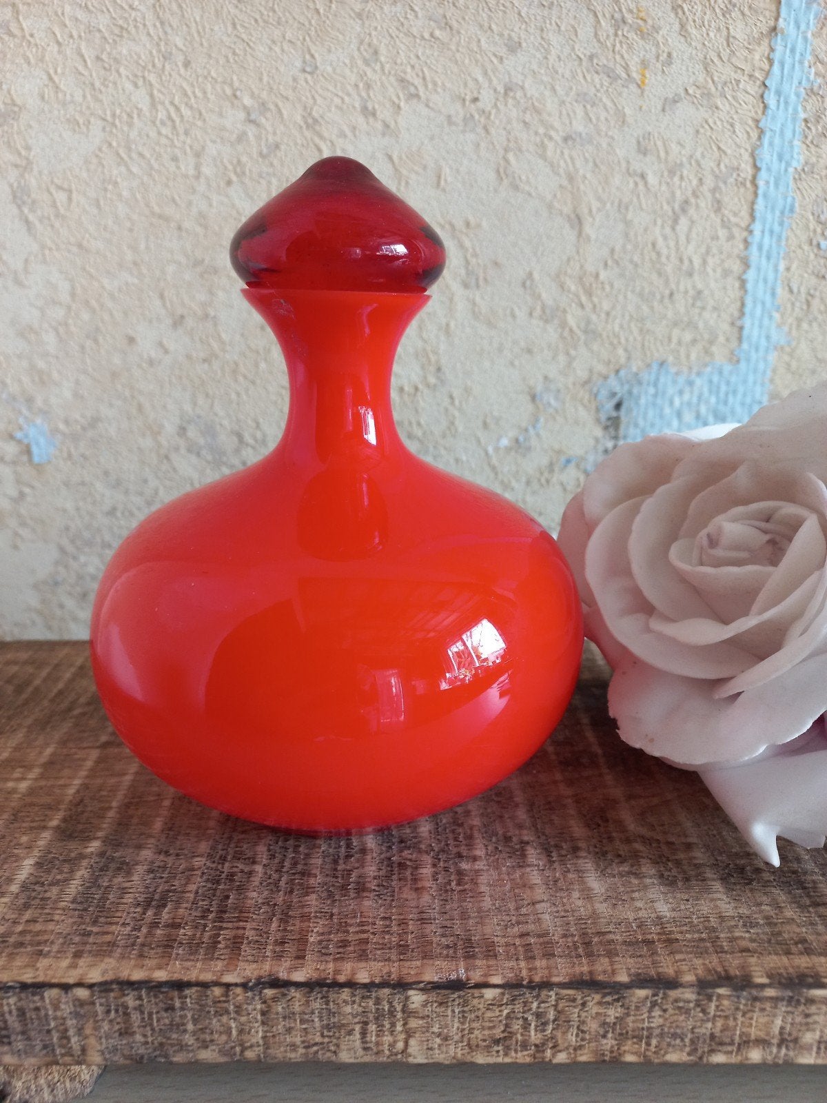 Vaasje met stop, Ophalen of Verzenden, Rood
