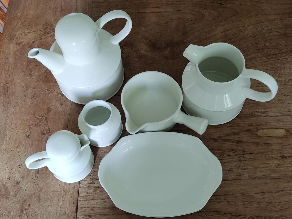 Wedgwood Midwinter Plainwhite, Huis en Inrichting, Keuken | Servies, Zo goed als nieuw, Overige typen, Wedgwood, Porselein, Ophalen of Verzenden