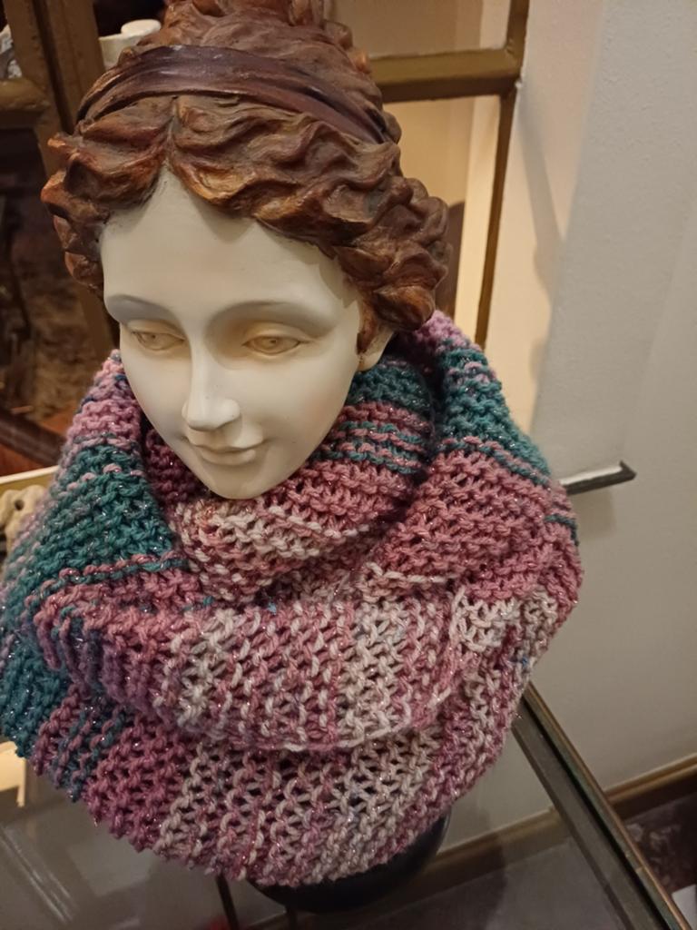 Super mooie handgebreide colsjaal met glinsterdraad, Kleding | Dames, Mutsen, Sjaals en Handschoenen, Ophalen of Verzenden, Nieuw
