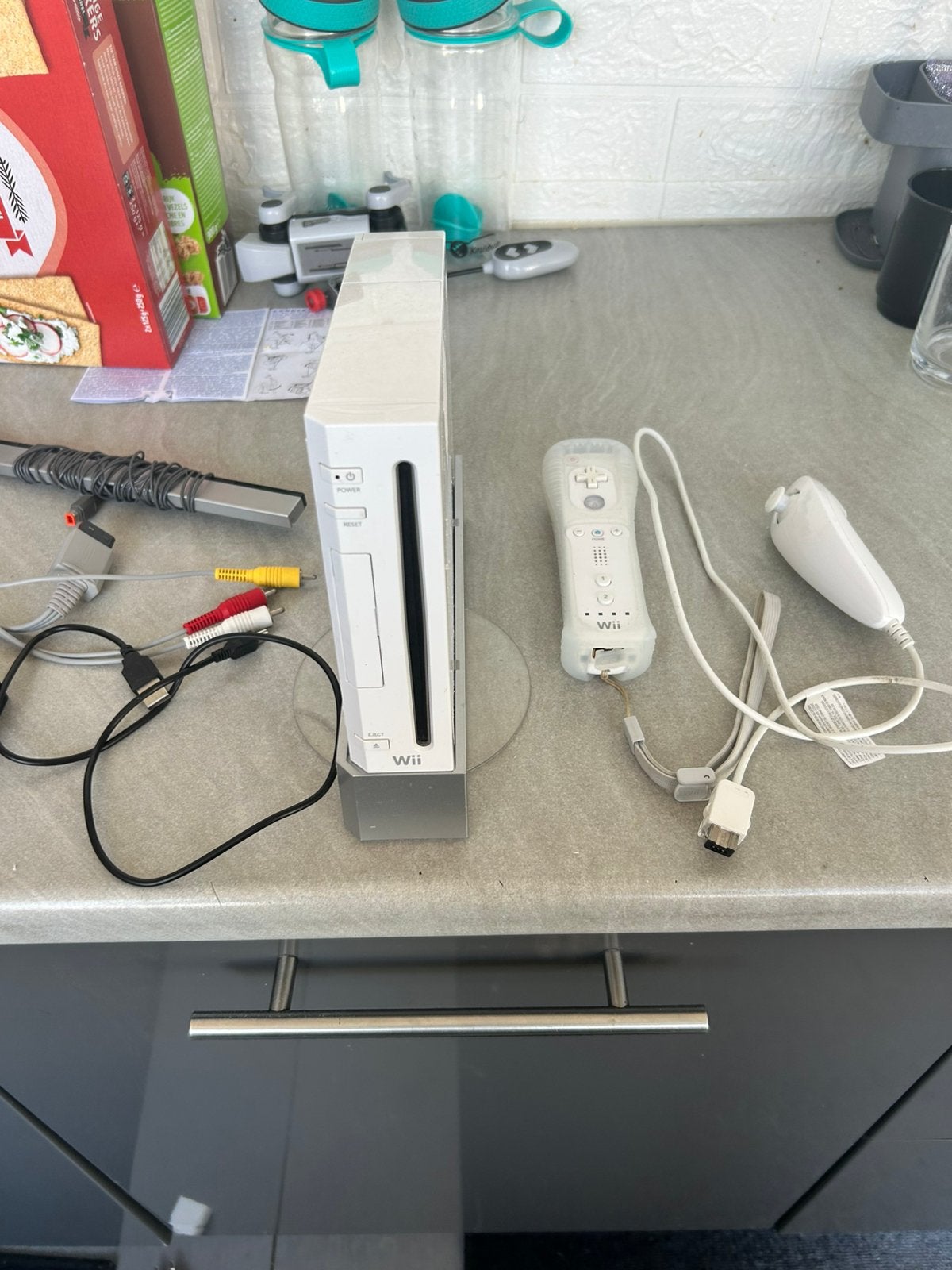 Nintendo Wii met Spellen of zonder + stuurtje en adapter TV., Ophalen, Gebruikt, Met 1 controller, Met stuurtje