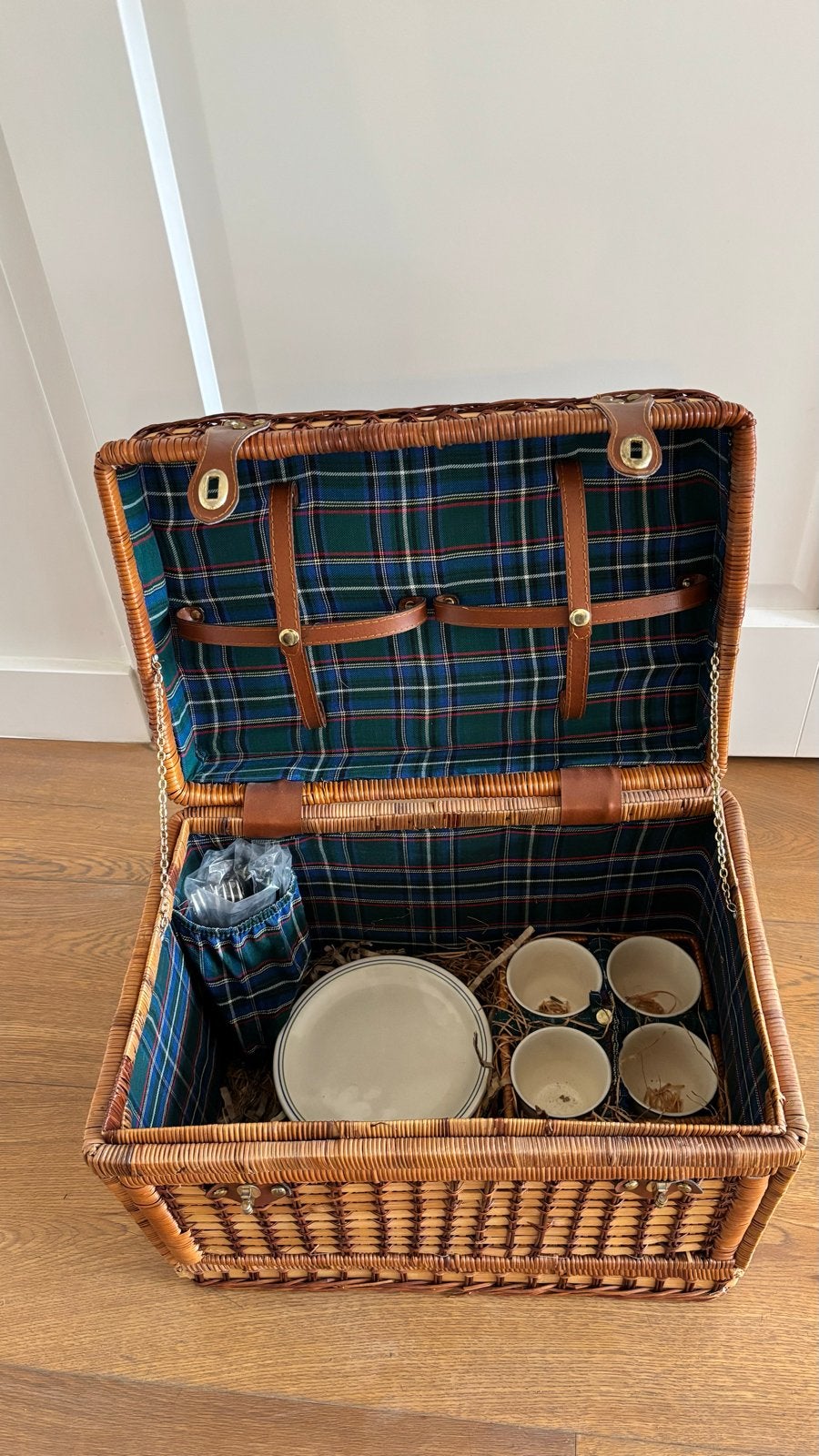 Vintage picknickmand met servies en bestek, Ophalen of Verzenden, Zo goed als nieuw