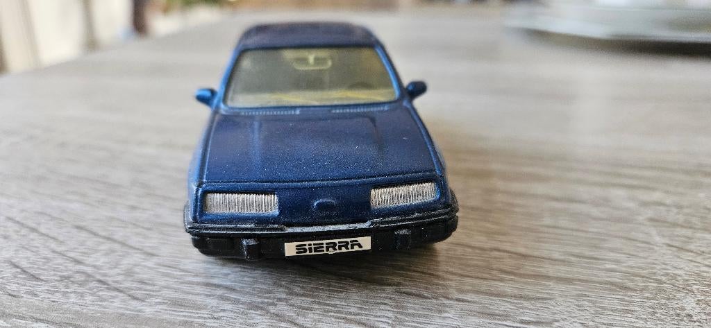 Ford Sierra 2.3 Ghia - Corgi, Ophalen of Verzenden, Gebruikt