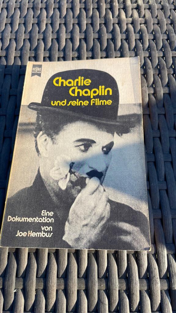 Boekje: Charlie Chaplin en zijn films - Joe Hembus, Ophalen of Verzenden, Gelezen, Personen
