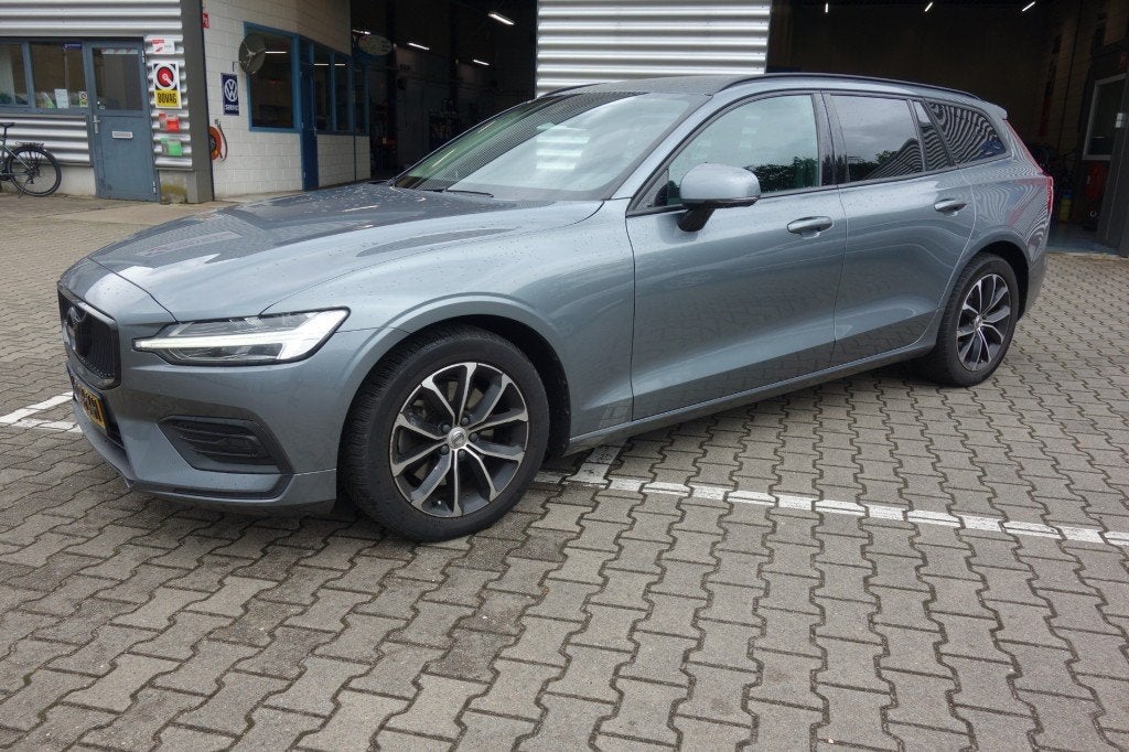Volvo V60 2.0 B3 MOMENTUM ADVantage, Climate en Park pakket, 4 cilinders, 1969 cc, 163 pk, 93 €/maand