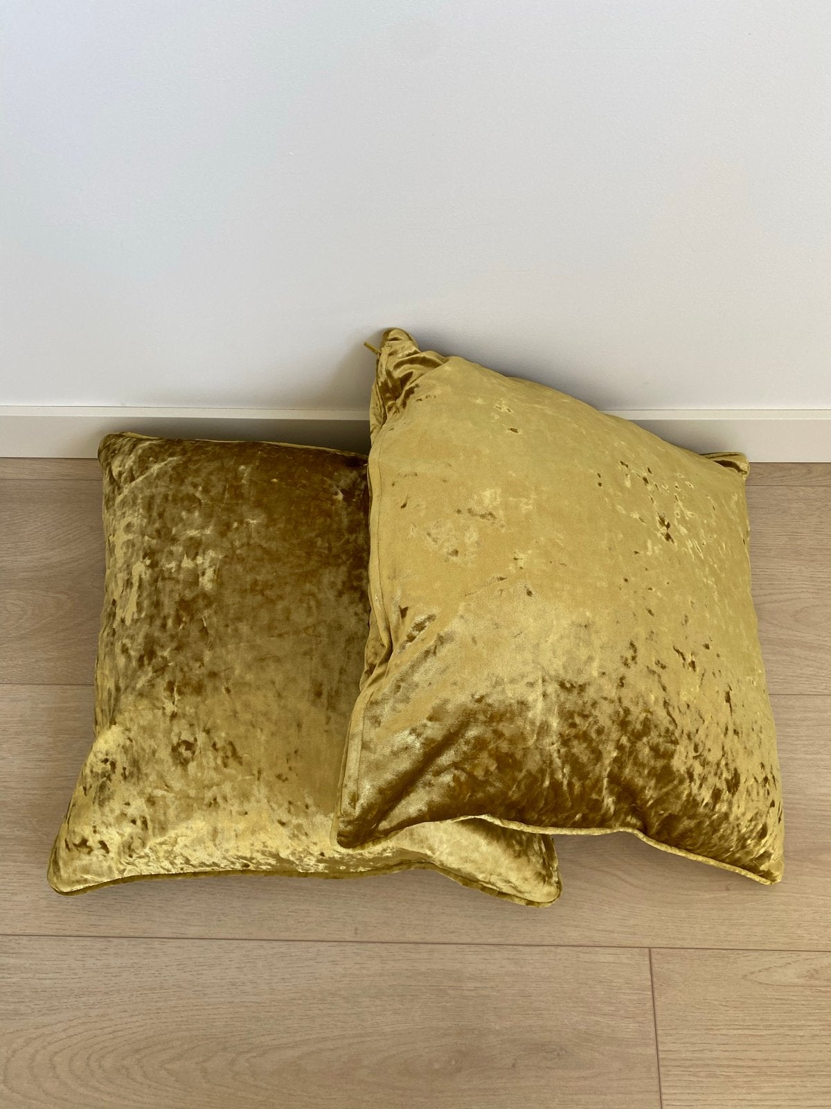 Set van 2 gouden fluwelen sierkussens, Ophalen, Overige merken, Vierkant, Zo goed als nieuw