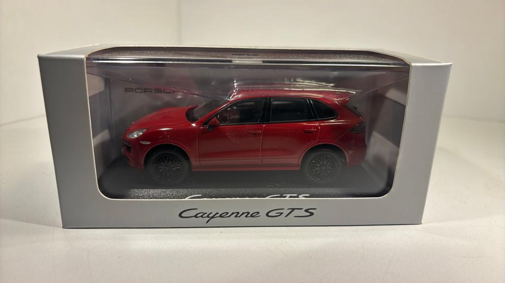 Porsche cayenne gts red minichamps 1.43, Auto, Ophalen of Verzenden, MiniChamps, A