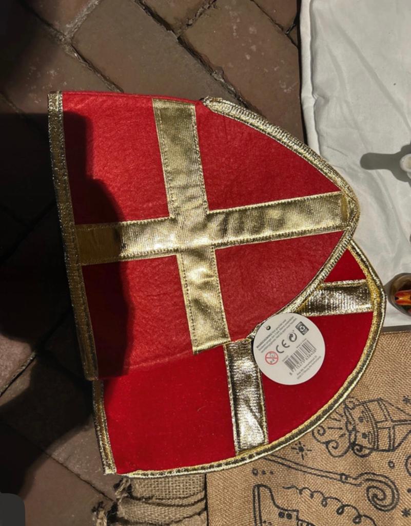 2 mijters, 3 jute zakken, Diversen, Sinterklaas, Ophalen of Verzenden, Nieuw