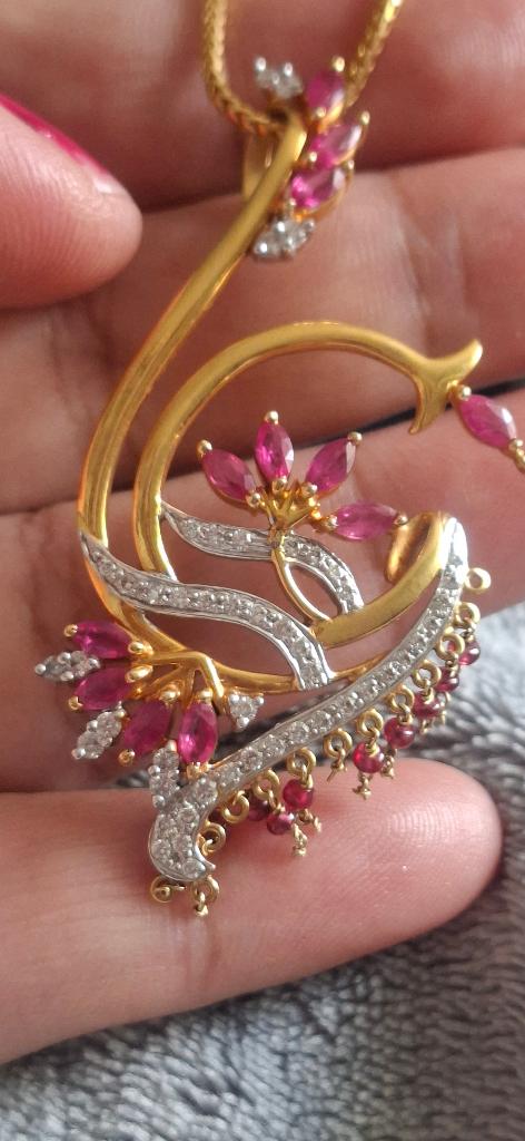 18krt Gouden hanger met echt robijn en diamanten, Ophalen of Verzenden, Zo goed als nieuw, Met edelsteen, Goud