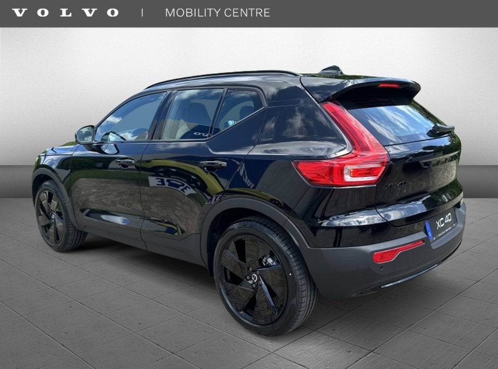 Volvo XC40 XC40 B4 Plus Black Edition | TE BESTELLEN! |, Auto's, Automaat, Dealer onderhouden, Zwart, Bedrijf