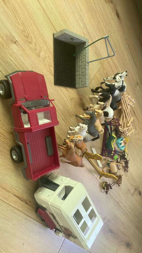 schleich paarden en andere spullen, Ophalen of Verzenden, Gebruikt