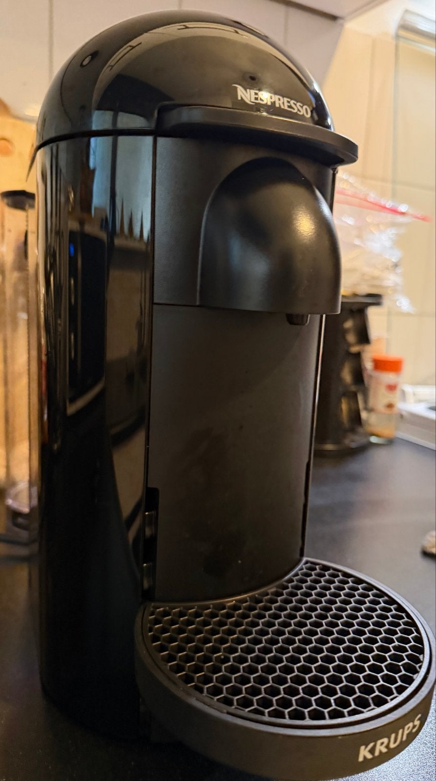 Nespresso Vertuo Plus Krups Koffiemachine Zwart, Ophalen, Gebruikt, Koffiemachine, 1 kopje