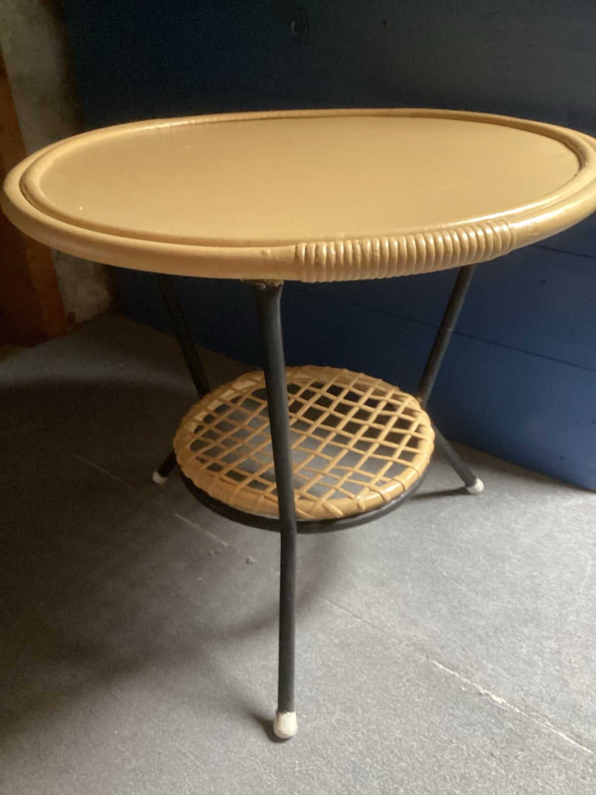 Vintage rotan bijzettafeltje met metalen frame, Ophalen