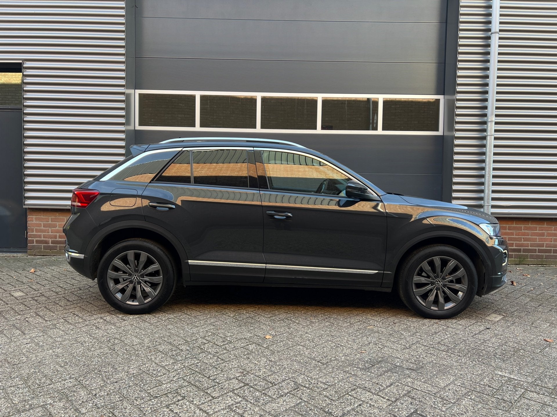 Volkswagen T-Roc 1.5 TSI Sport Carplay Nette auto Rijklaar, Auto's, Voorwielaandrijving, Stof, 150 pk, Origineel Nederlands