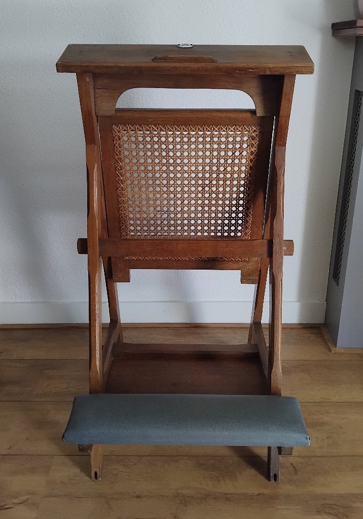Antiek bidstoeltje, Ophalen