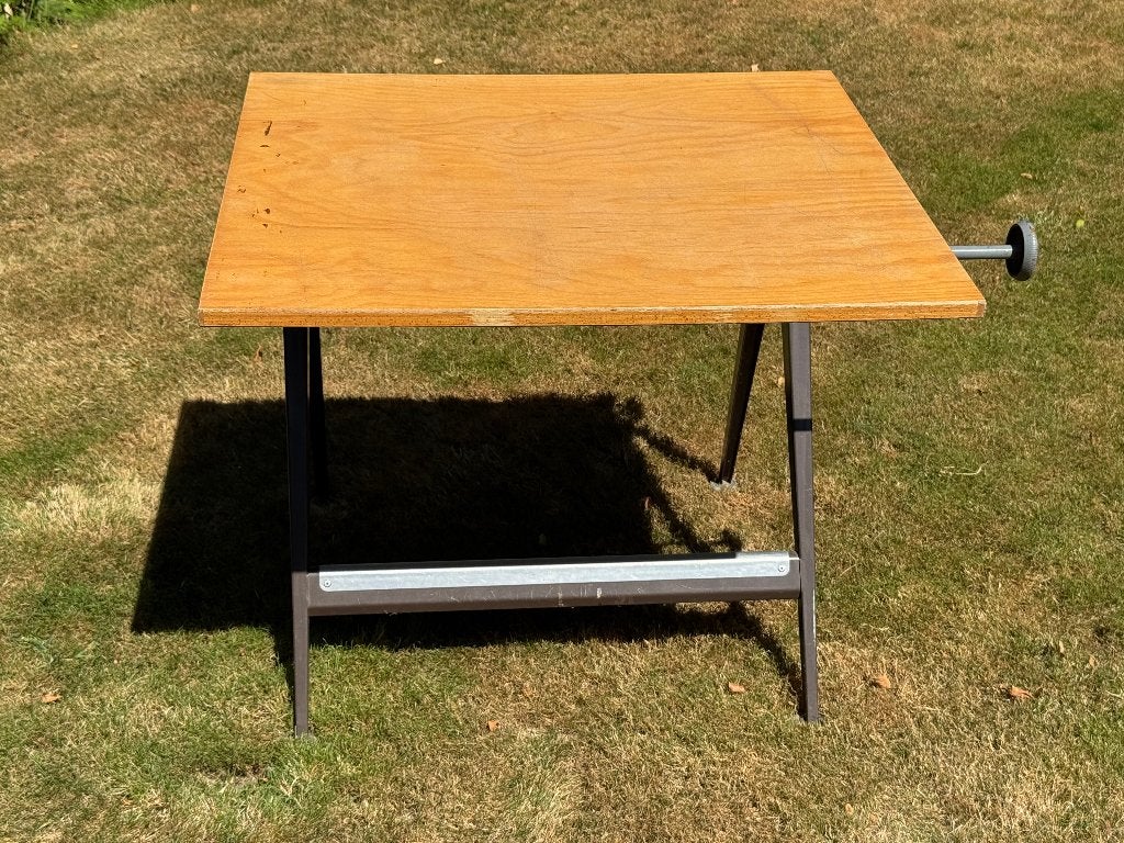 Verstelbare tekentafel / tekentafel op onderstel – vintage, Doe-het-zelf en Verbouw, Tekentafels, Ophalen, Gebruikt, Minder dan 130 cm