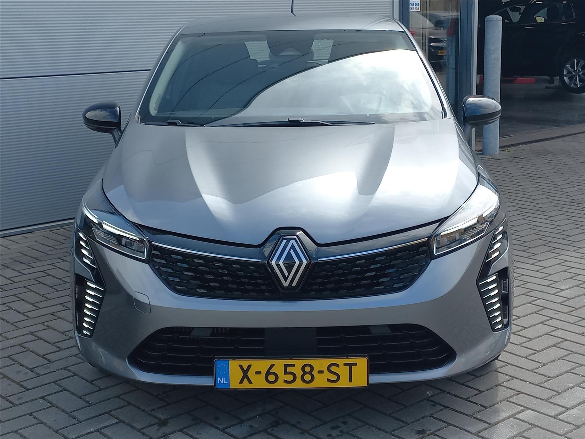 Renault Clio 1.0 TCe 90pk Evolution | Airconditioning | Navi, Auto's, Voorwielaandrijving, Stof, Gebruikt, 49 €/maand
