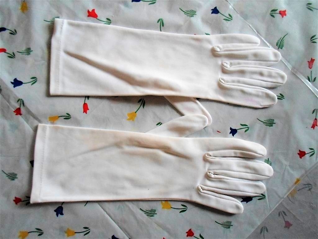 Handschoentjes . Jaren '50/'60. Crèmekleurig., Antiek en Kunst, Ophalen of Verzenden