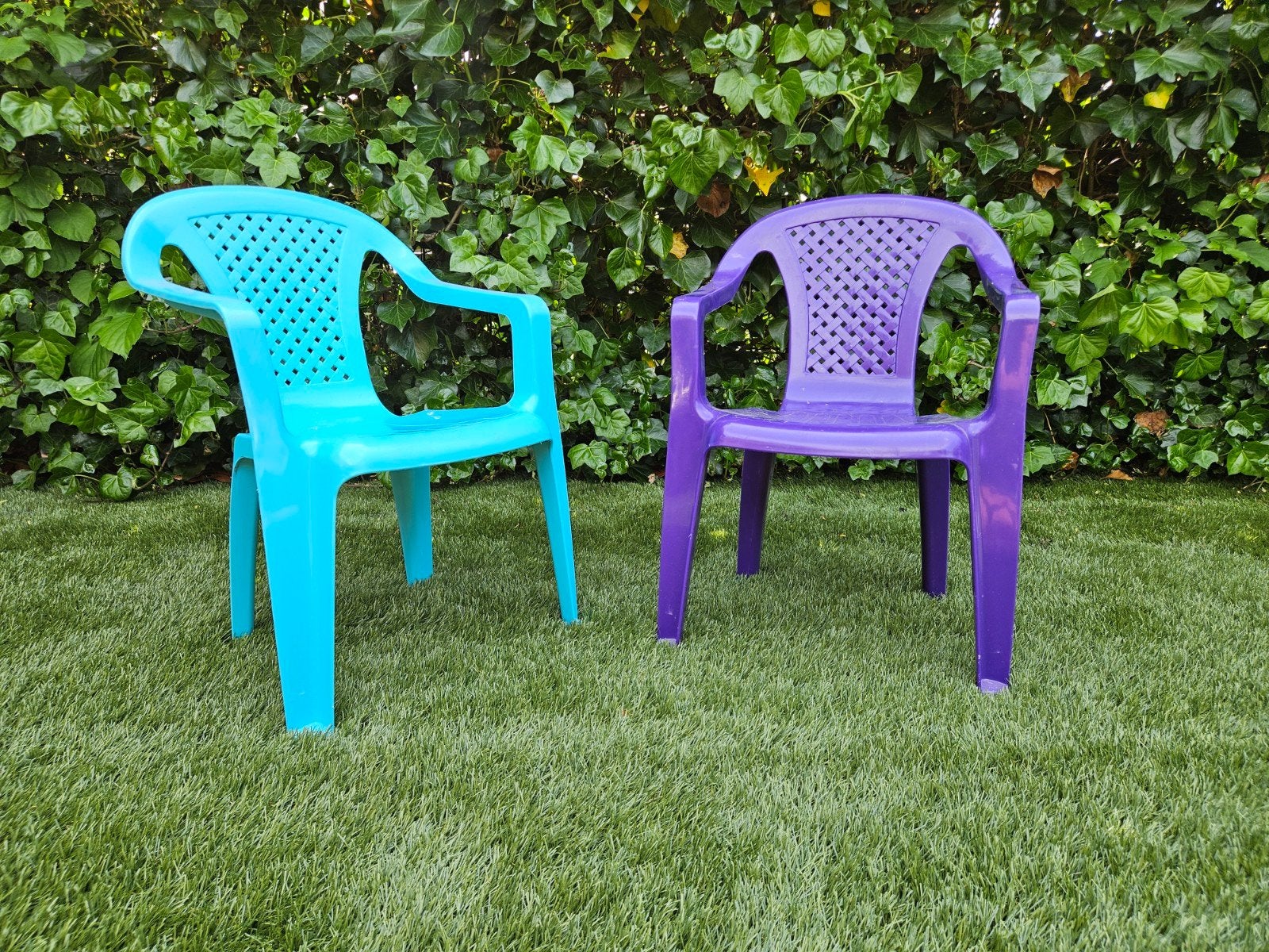 2 kinder tuinstoelen, Ophalen, Kunststof, Stapelbaar