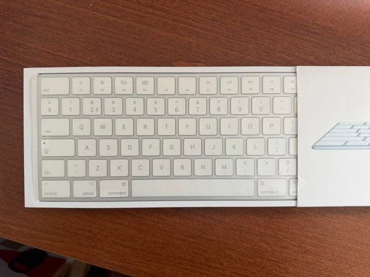 Apple Magic Keyboard met Numeriek toetsenblok, Ophalen, Zo goed als nieuw, Draadloos, Qwerty