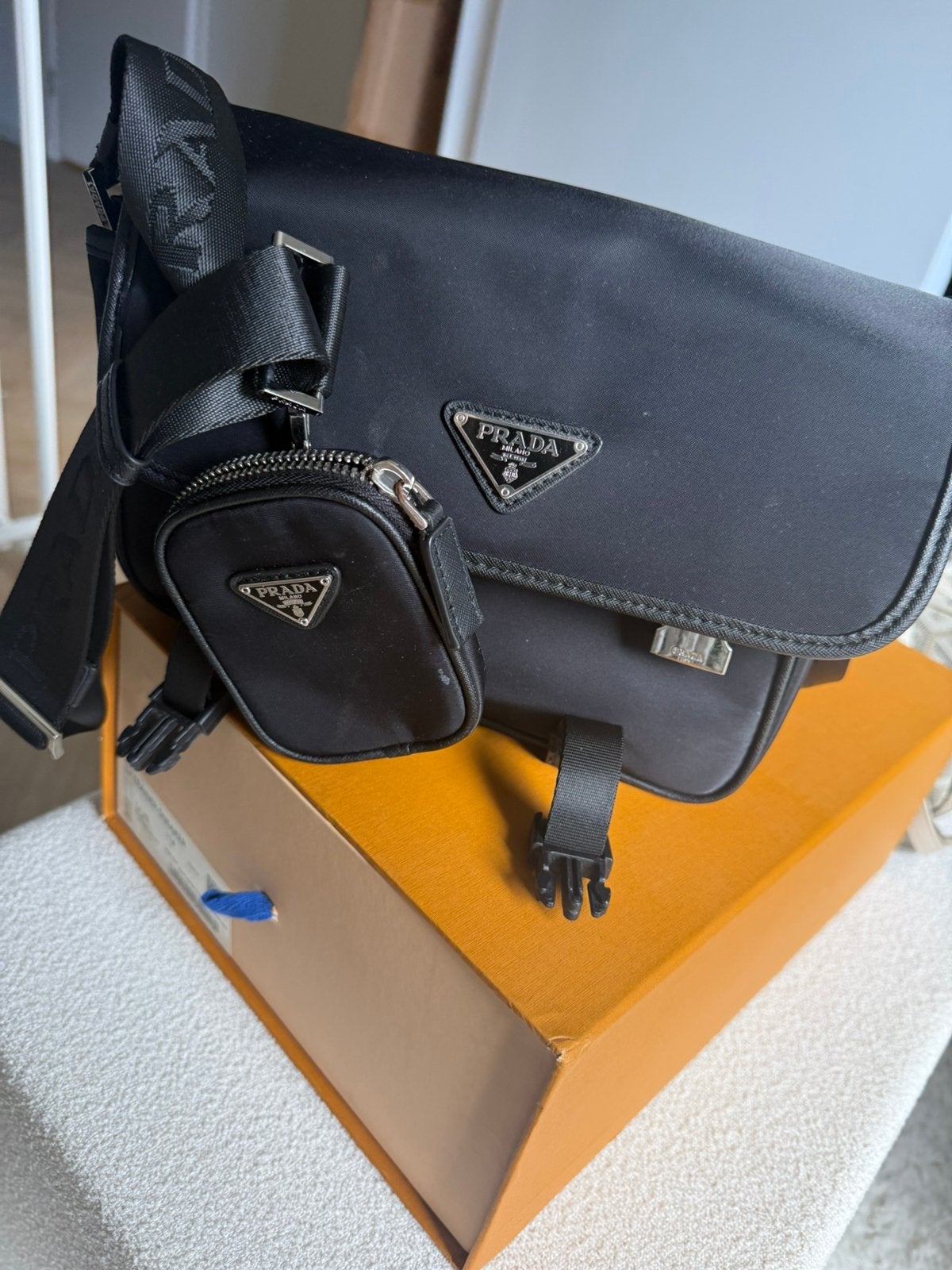 Prada schoudertas, Sieraden, Tassen en Uiterlijk, Tassen | Damestassen, Ophalen of Verzenden, Zwart, Schoudertasje