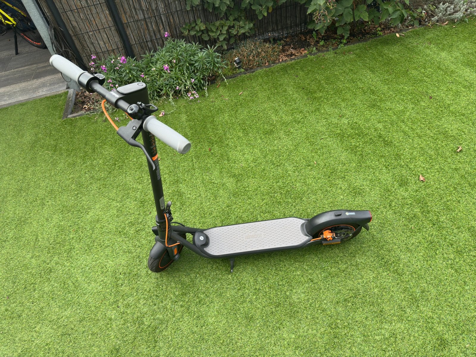 Segway zo goed als nieuw weinig kilometers, Fietsen en Brommers, Ophalen, Zo goed als nieuw, Elektrische step (E-scooter)