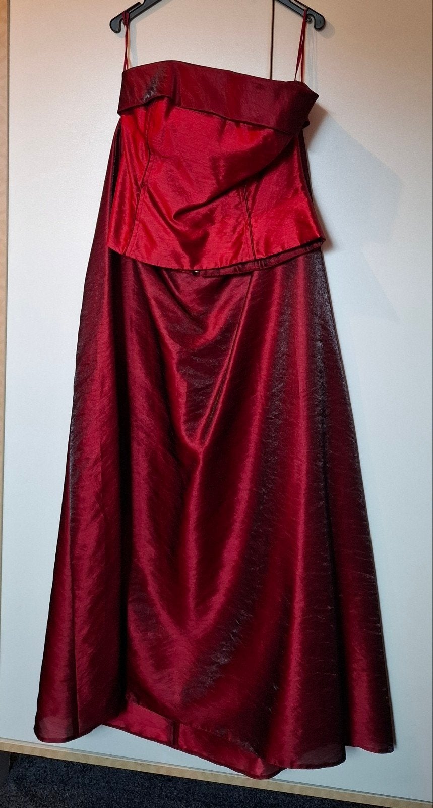 Prachtige rode galajurk, maat M, Maat 38/40 (M), Galajurk, Ophalen of Verzenden, Rood