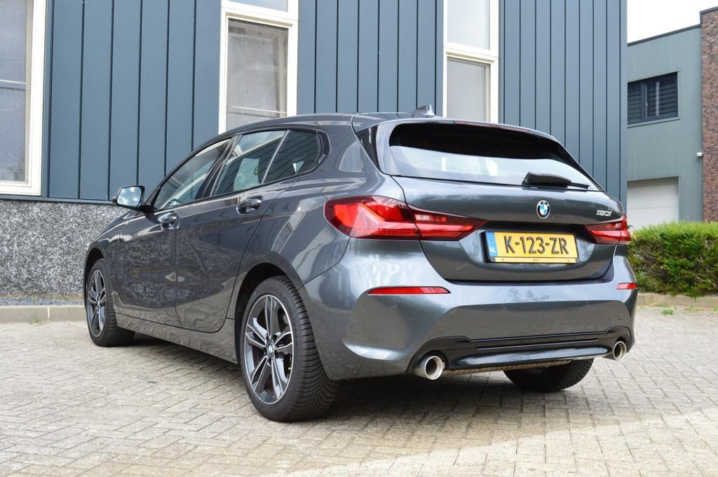 BMW 1-serie 120i Sport Line High Executive Rijklaarprijs-Gar, Auto's, BMW, 730 kg, Gebruikt, 4 cilinders, 179 pk