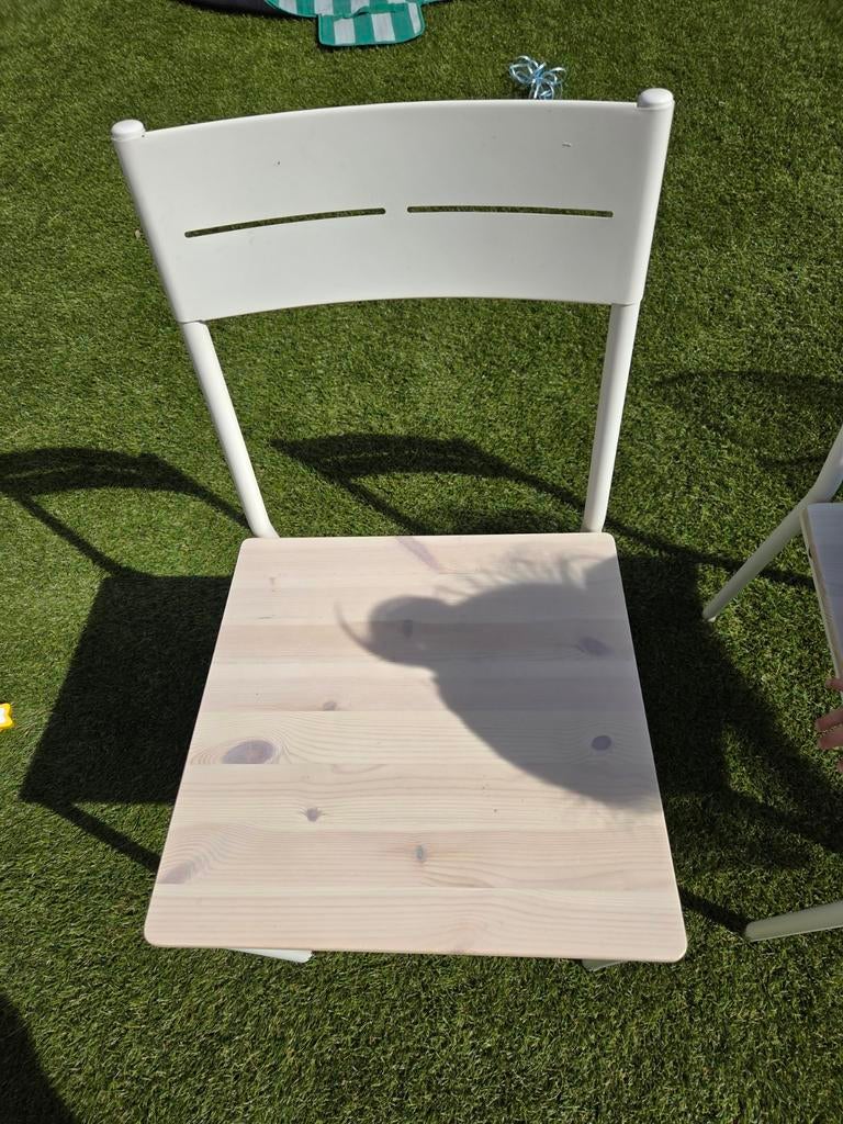 Ikea stoelen: 2x houten zitting, 1x draadstoel, Huis en Inrichting, Stoelen, Ophalen, Gebruikt, Wit, Hout