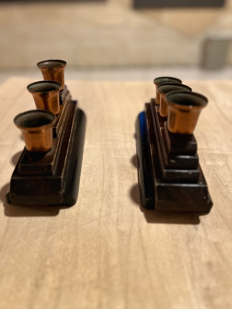 2 Vintage houten kandelaar, telkens met 3 kaarsen, Huis en Inrichting, Gebruikt, Bruin, Ophalen of Verzenden, Kandelaar