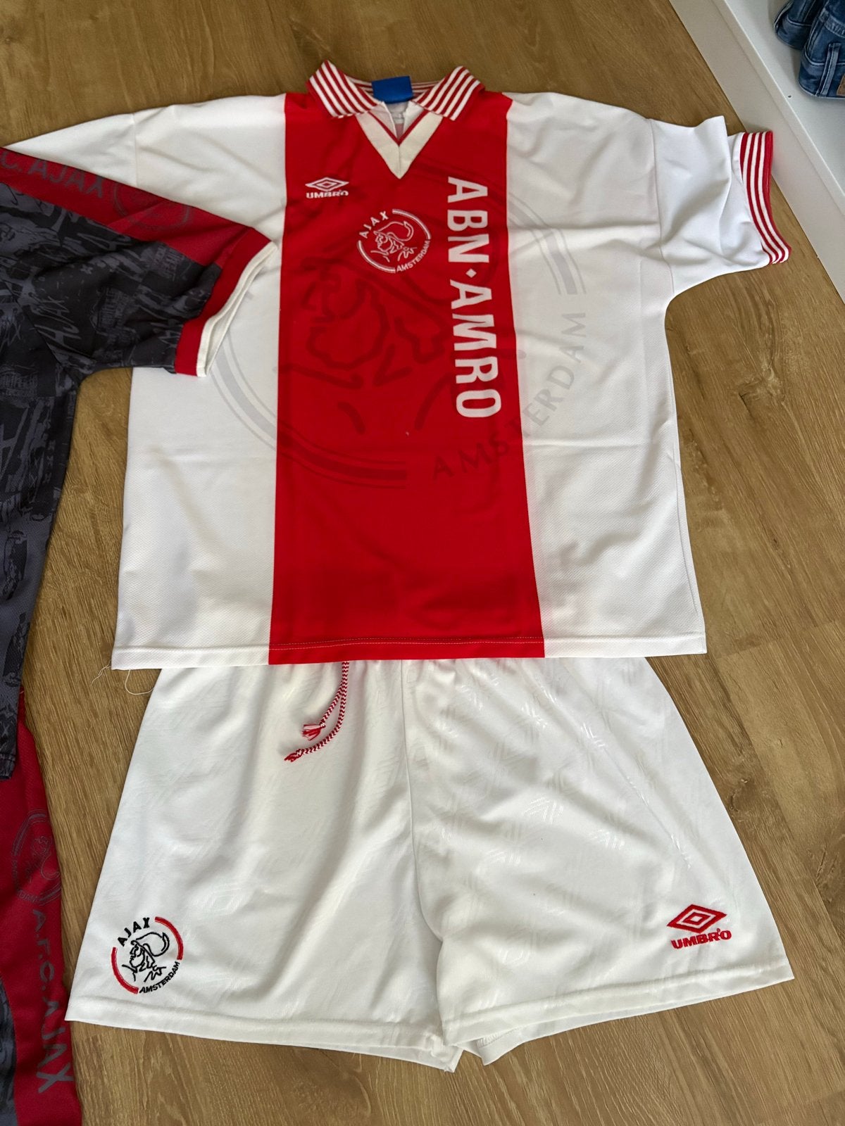 Ajax 1995 thuistenue en uit-tenue (shirt + broekje), Maat XL, Ophalen, Gebruikt, Set
