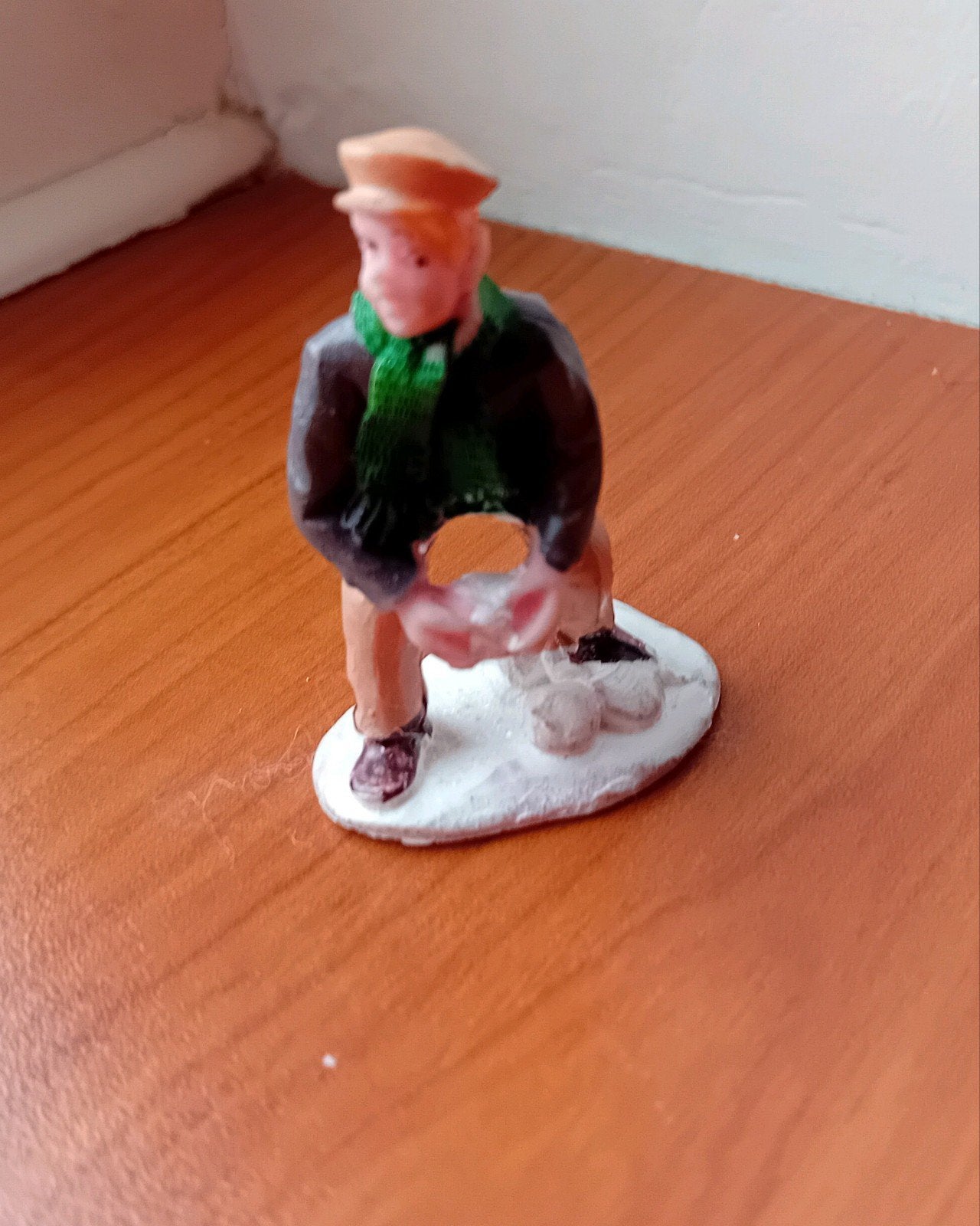 Lemax sneeuwbalgooier nr 4,  Lemax figuur Kerstdorp, Ophalen of Verzenden