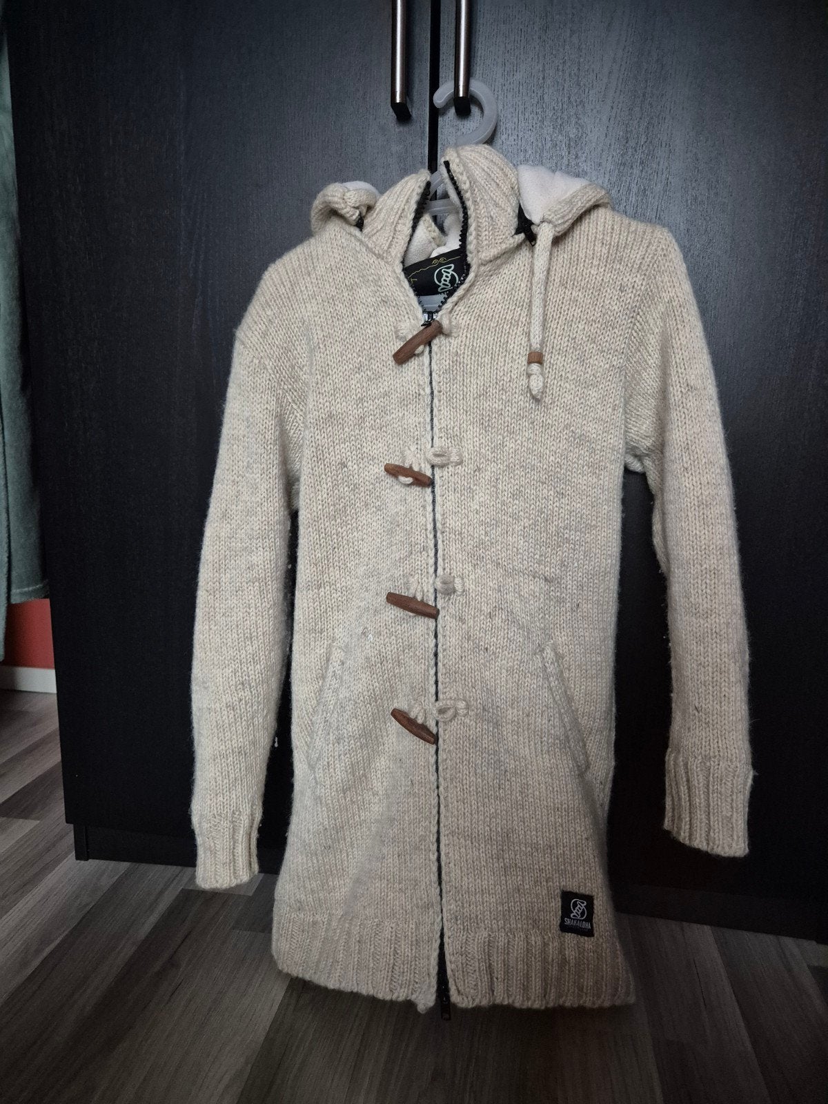 Shakaloha woodcord 100% schapen wollen vest/jas met capuchon, Beige, Ophalen of Verzenden, Zo goed als nieuw, Maat 36 (S)