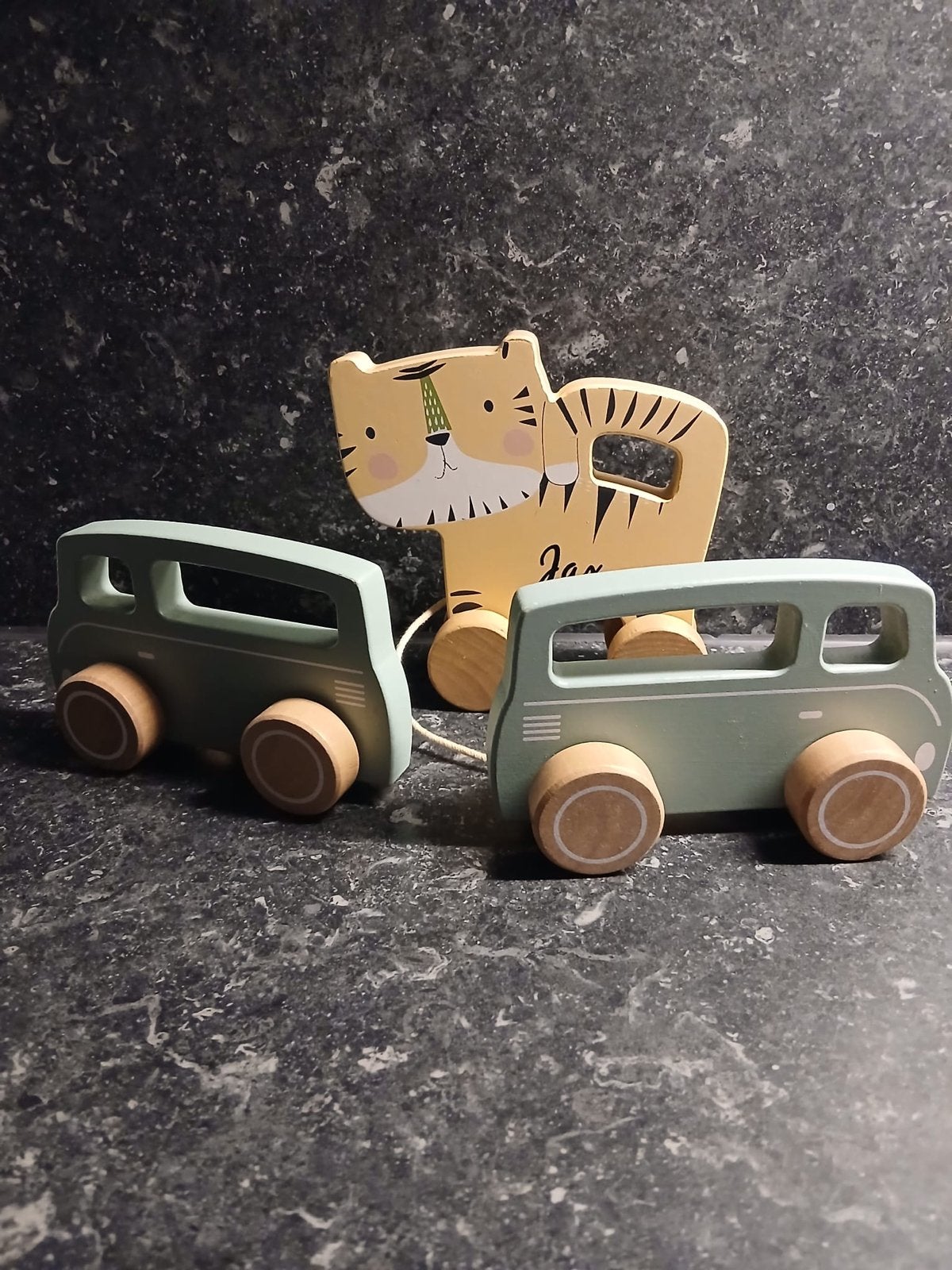 Little Dutch houten trekdier tijger met auto's, Ophalen of Verzenden, Zo goed als nieuw, Duw- of Trekspeelgoed