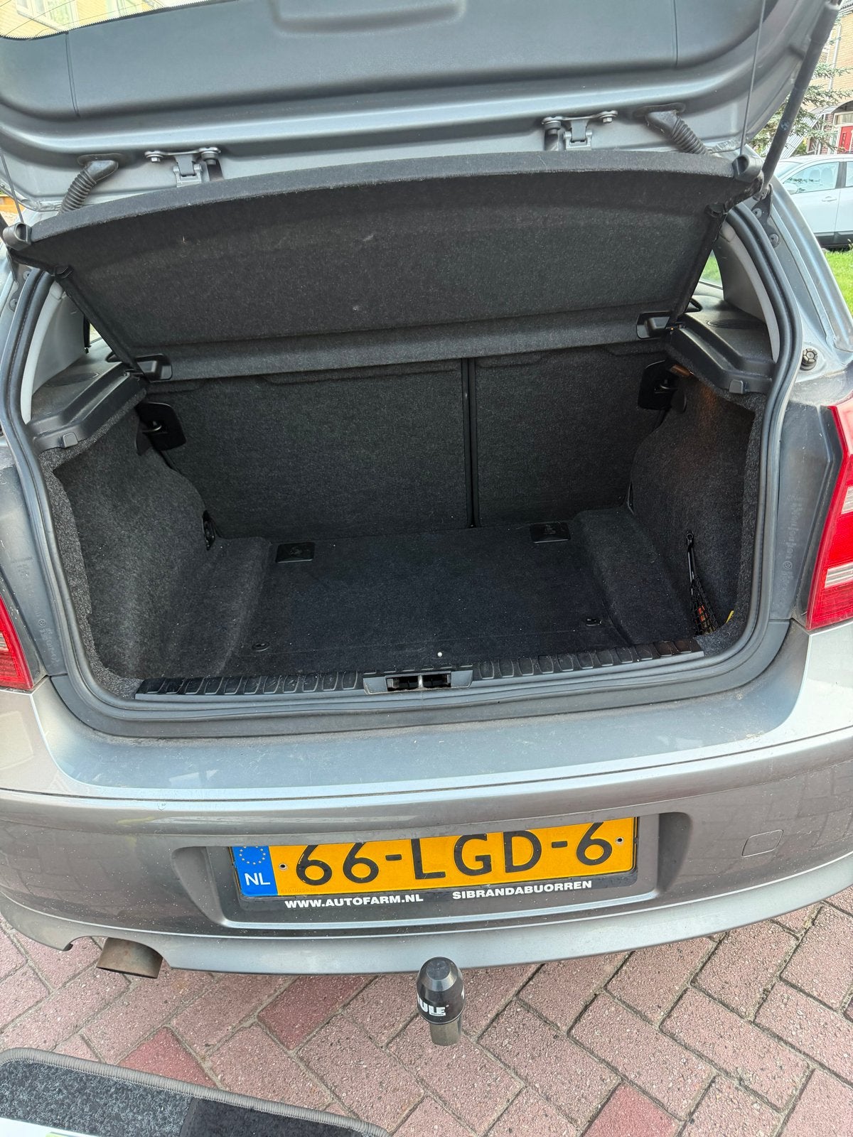 BMW 1-Serie 2.0 118I 5DR 2010 Grijs tekst goed lezen, 1-Serie, Achterwielaandrijving, 1995 cc, Origineel Nederlands