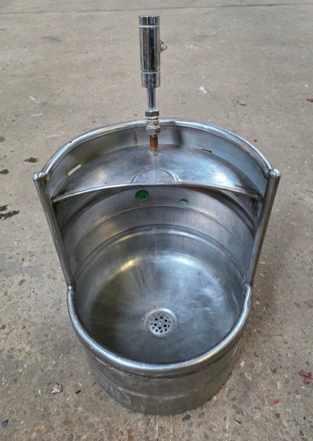 Uniek RVS Bierfust Urinoir met Spoelmechanisme, Ophalen, Nieuw