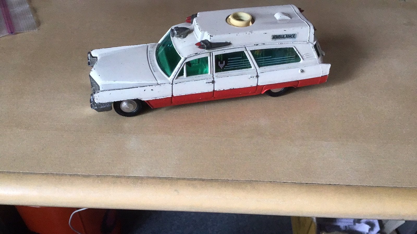 DINKY TOYS CADILLAC AMBULANCE SUPERIOR RESCUER+ BRANCARD, Ophalen of Verzenden, Gebruikt, Dinky Toys
