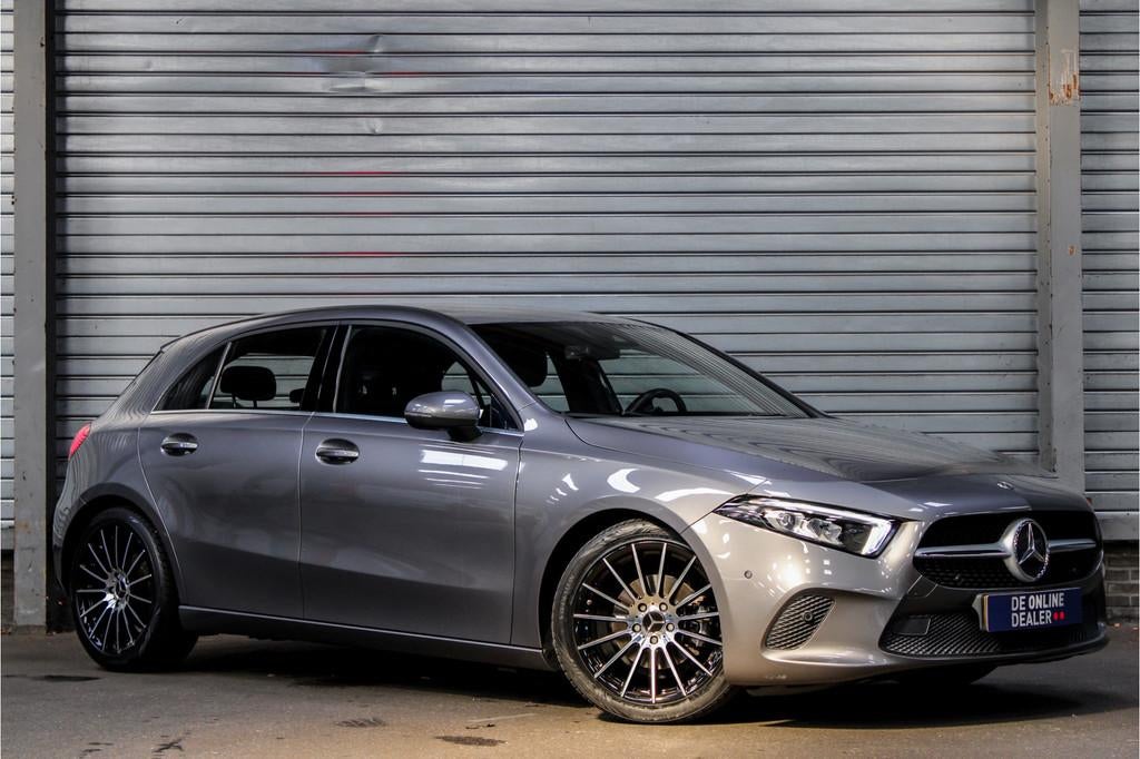 Mercedes-Benz A-Klasse 180 Premium AUT |Camera|Carplay|19inc, Auto's, Mercedes-Benz, 136 pk, Gebruikt, 4 cilinders, Leder